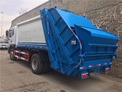 對接式壓縮垃圾車與天錦壓縮式垃圾車報價解析，兼談油罐車市場