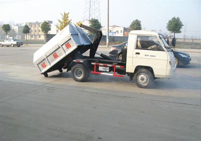 浙江地區(qū)廠家直銷4方勾臂垃圾車高清細節(jié)圖鑒賞——湖北程力專用汽車
